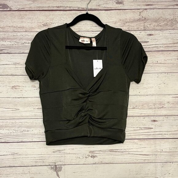 NWT Willow Root Cropped Green Top Large - Picture 1 of 6